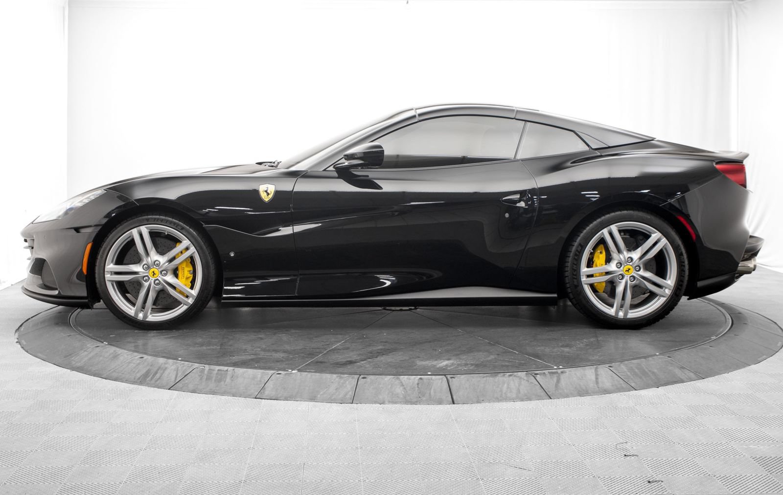 Used 2023 Ferrari Portofino M RWD image 12