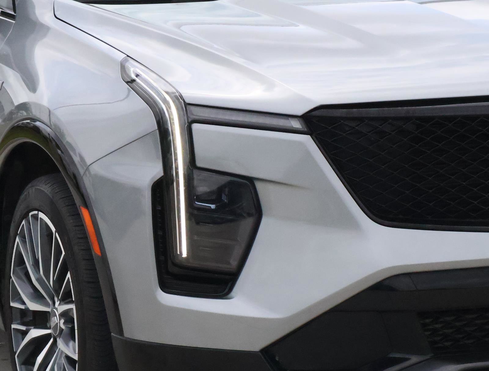 Used 2024 Cadillac XT4 Sport FWD image 9