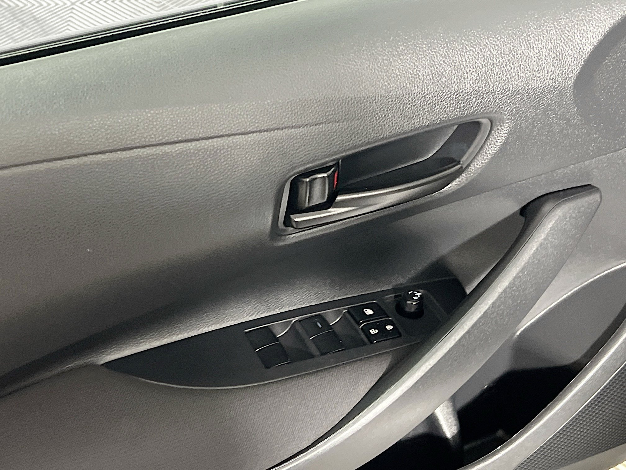 Used 2024 Toyota Corolla LE FWD image 17