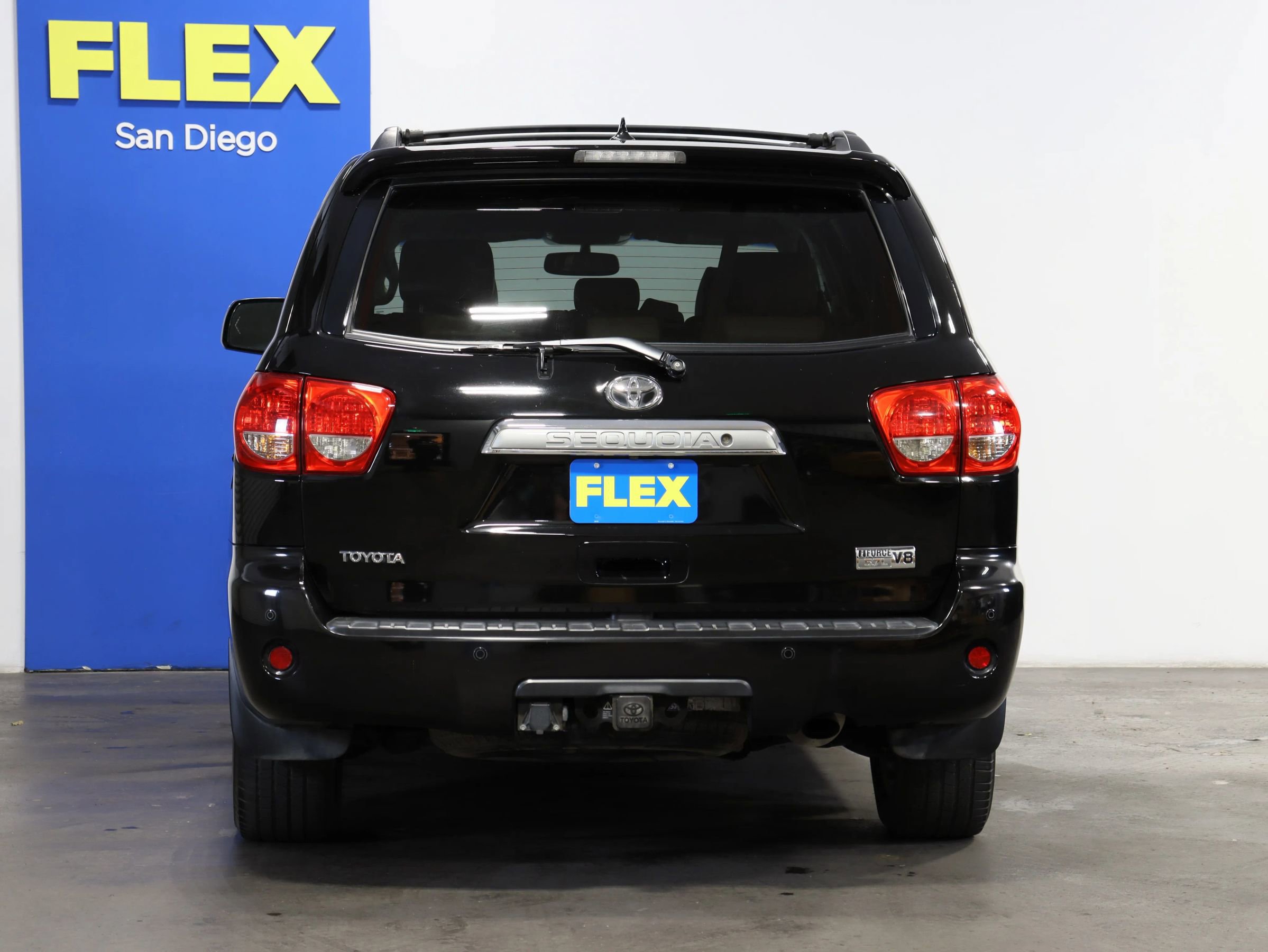 Used 2010 Toyota Sequoia Limited RWD image 4