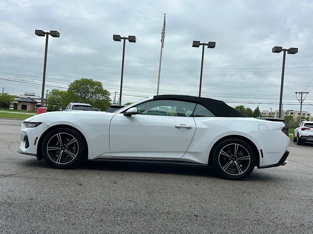 Used 2025 Ford Mustang Premium RWD image 2