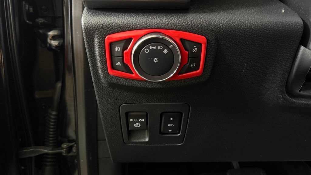 Used 2019 Ford F150 XLT w/ Equipment Group 302A Luxury AWD/4WD image 14