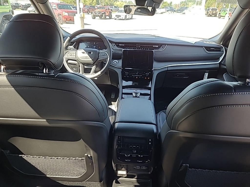 New 2025 Jeep Grand Cherokee L Altitude image 31