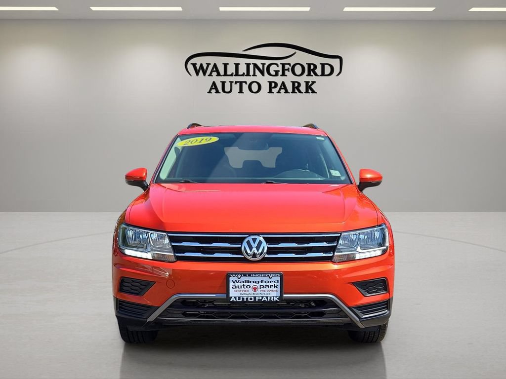 Used 2019 Volkswagen Tiguan SE w/ Panoramic Sunroof Package AWD/4WD image 2
