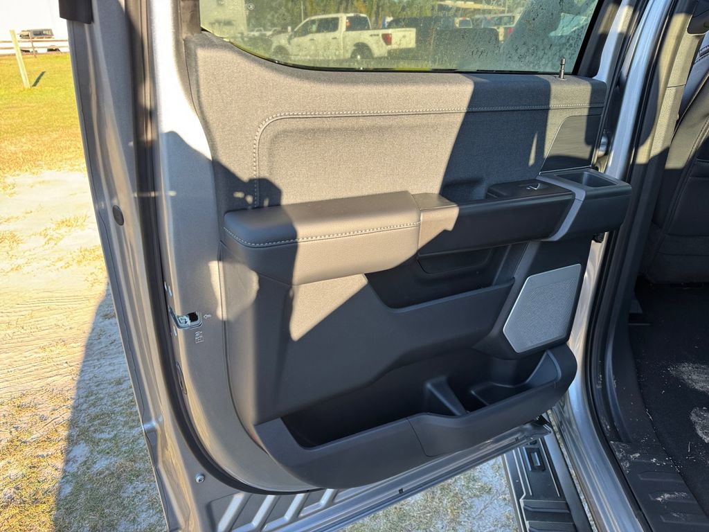 New 2025 Ford F150 Lariat w/ Equipment Group 502A High image 26