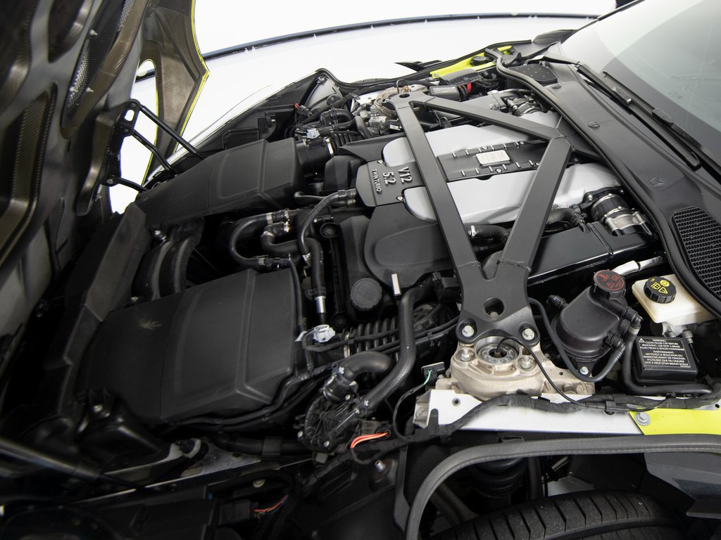 Used 2022 Aston Martin DBS Superleggera RWD image 45