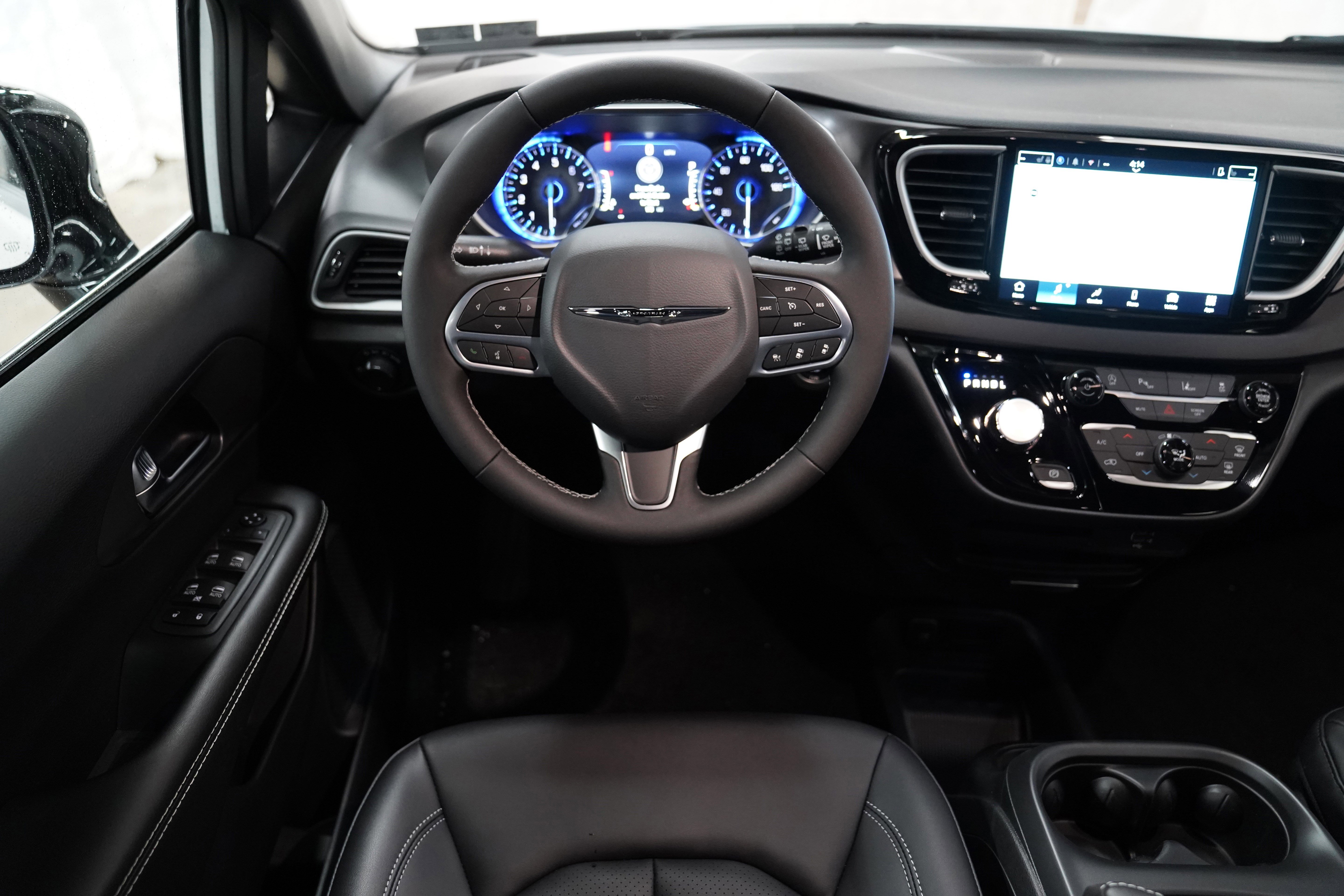 New 2026 Chrysler Voyager LX image 14