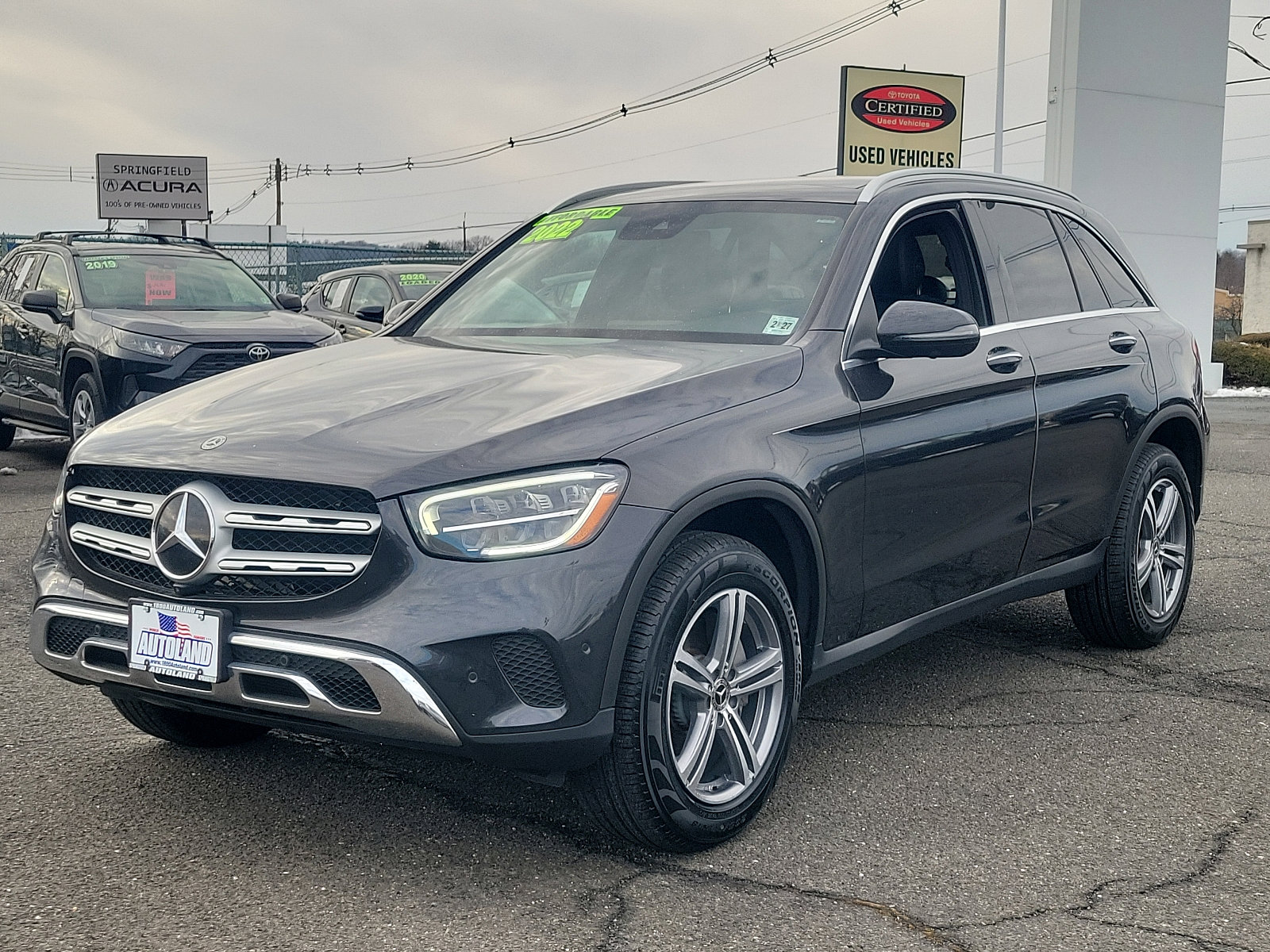Used 2022 Mercedes-Benz GLC 300 4MATIC image 3