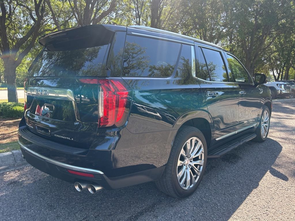 Used 2023 GMC Yukon Denali w/ Advanced Technology Package AWD/4WD image 6