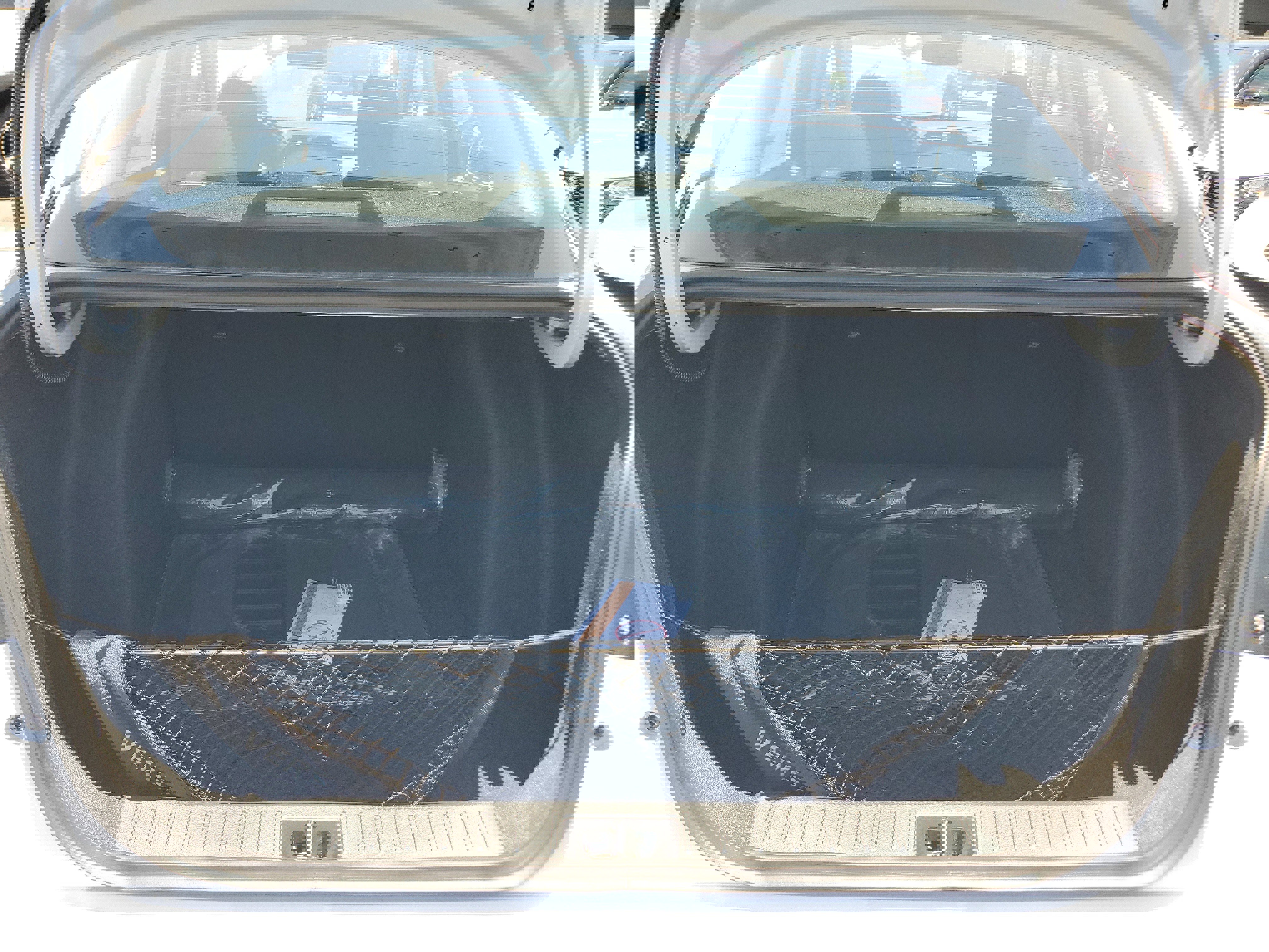 New 2025 Nissan Versa SR w/ Trunk Package image 9