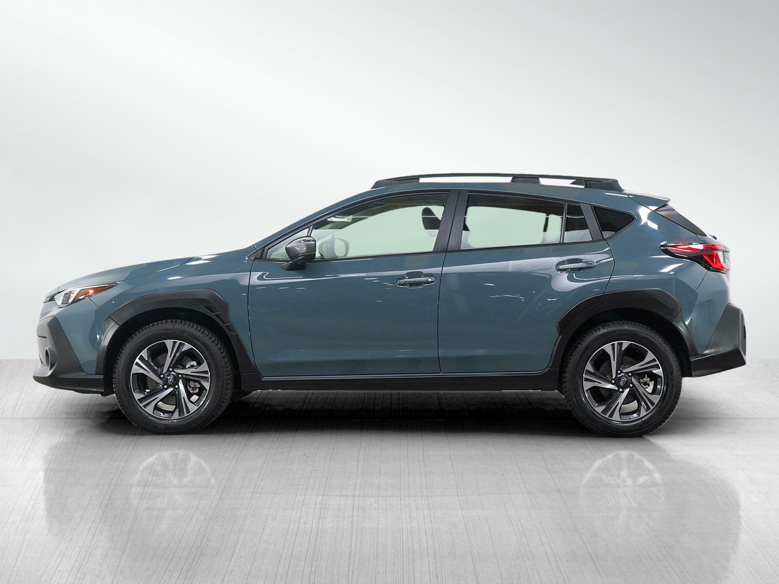 Used 2024 Subaru Crosstrek 2.0i Premium AWD/4WD image 2