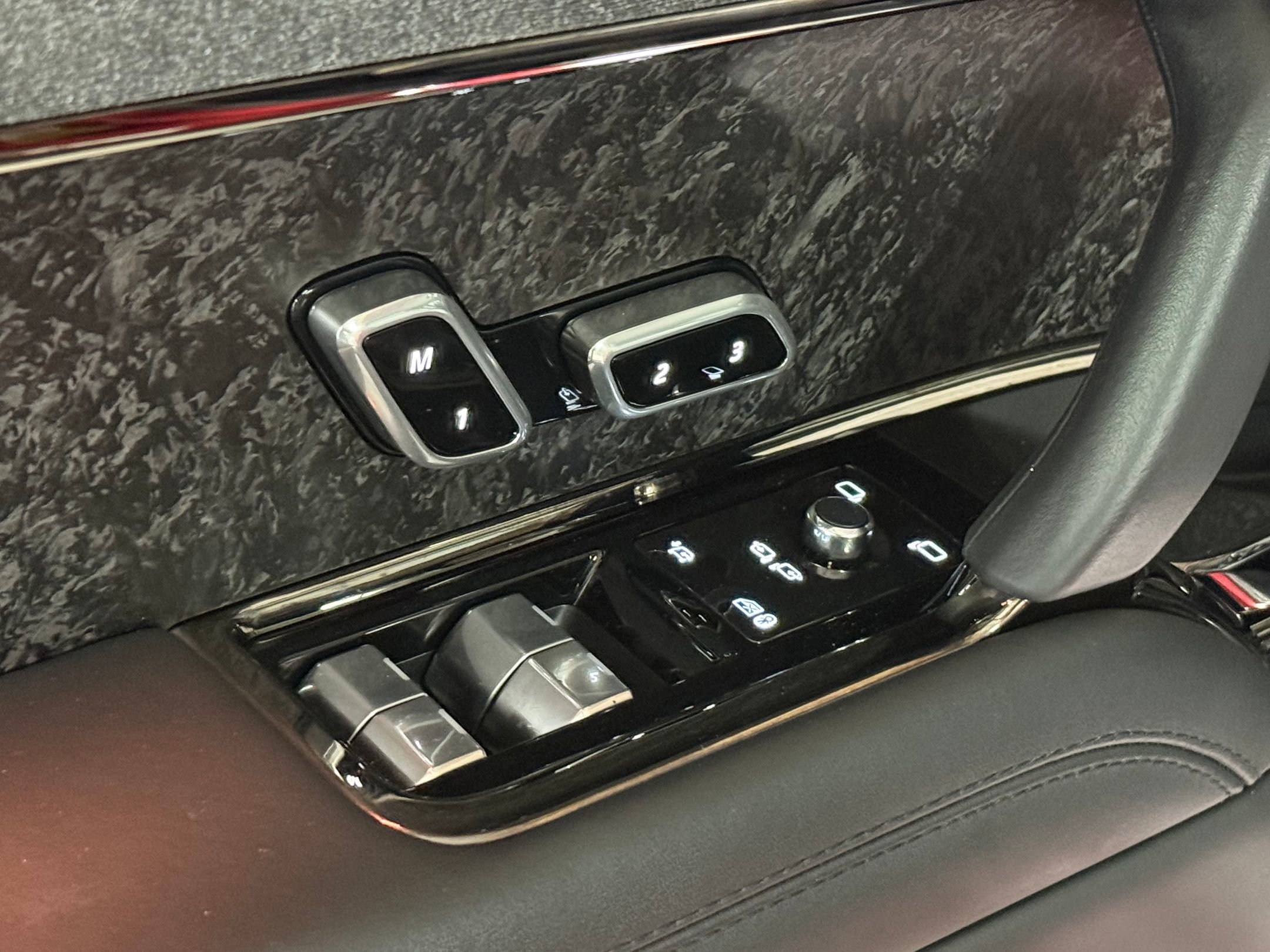 Used 2023 Land Rover Range Rover Sport SE Dynamic image 23