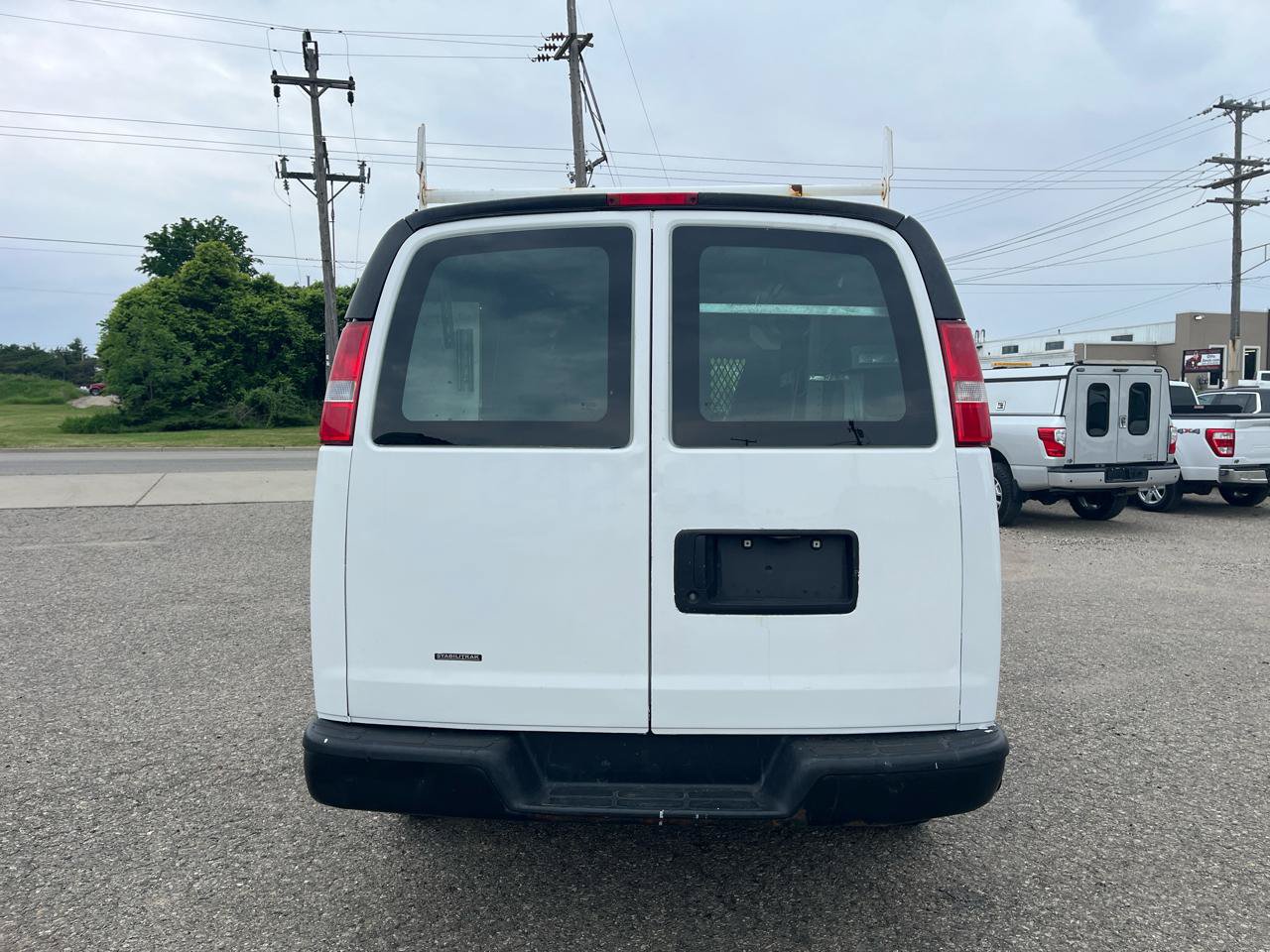 Used 2016 GMC Savana 2500 RWD image 4