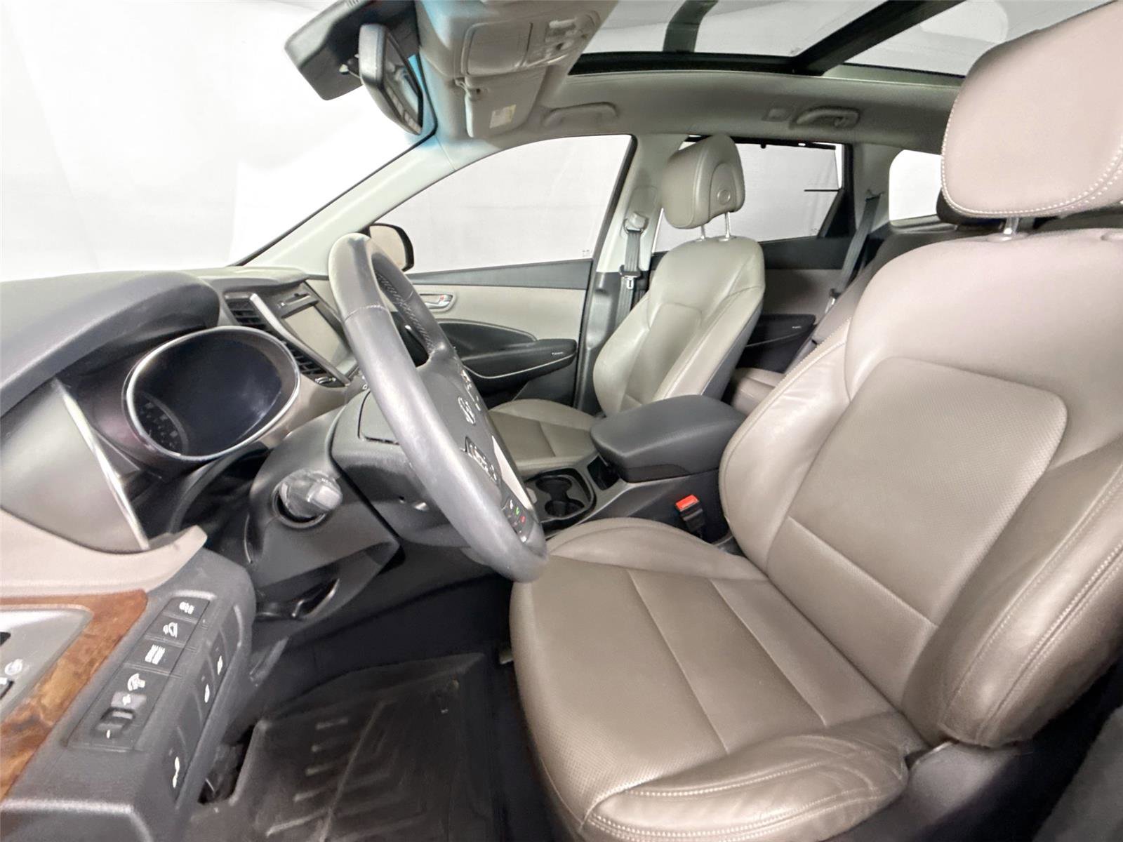 Used 2017 Hyundai Santa Fe SE image 15