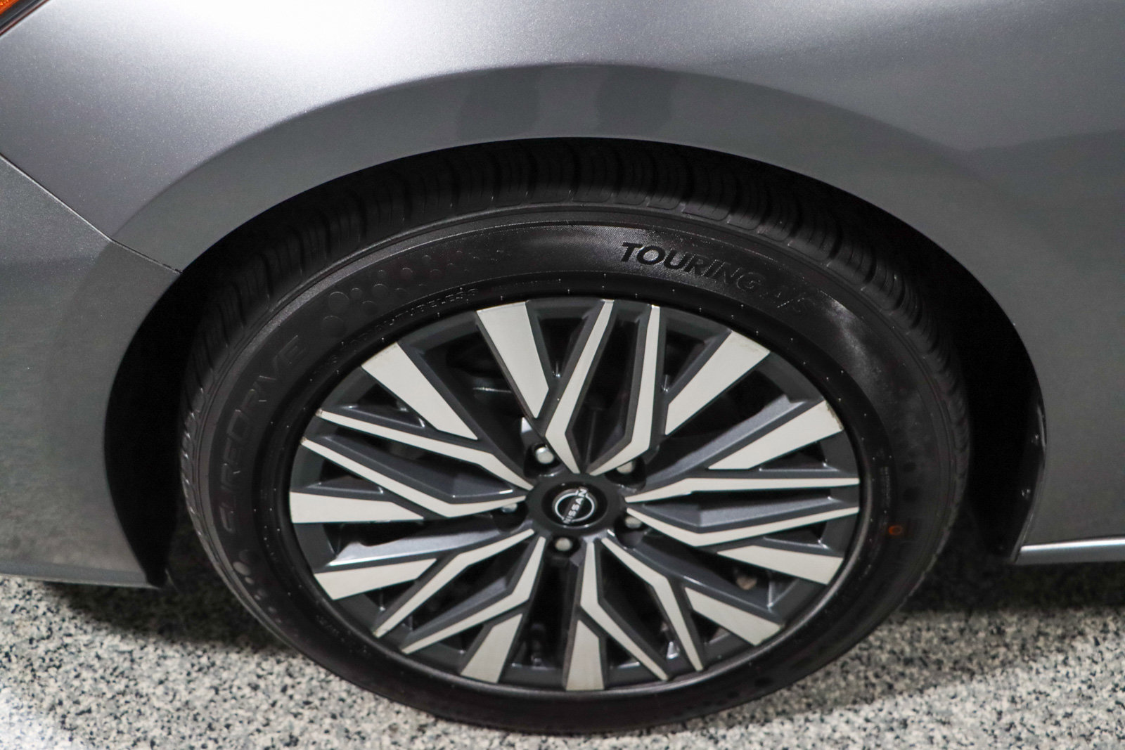 Used 2024 Nissan Altima 2.5 SV image 11