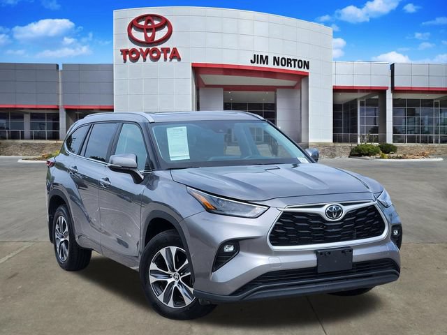 Used 2025 Toyota Highlander XLE AWD/4WD image 1