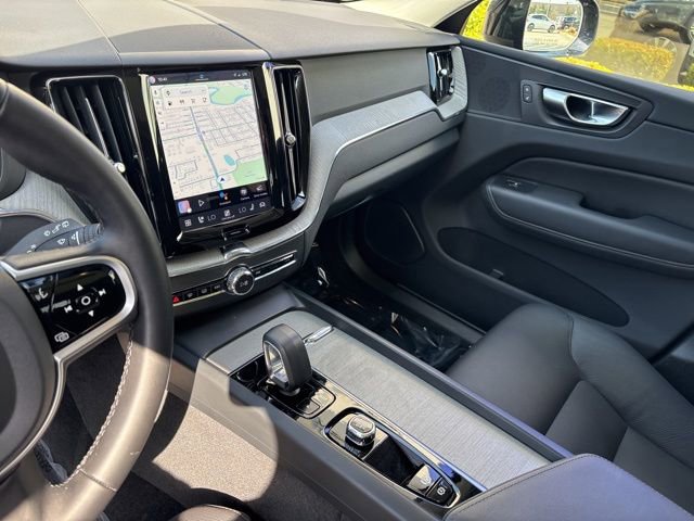 Used 2025 Volvo XC60 B5 Plus AWD/4WD image 19