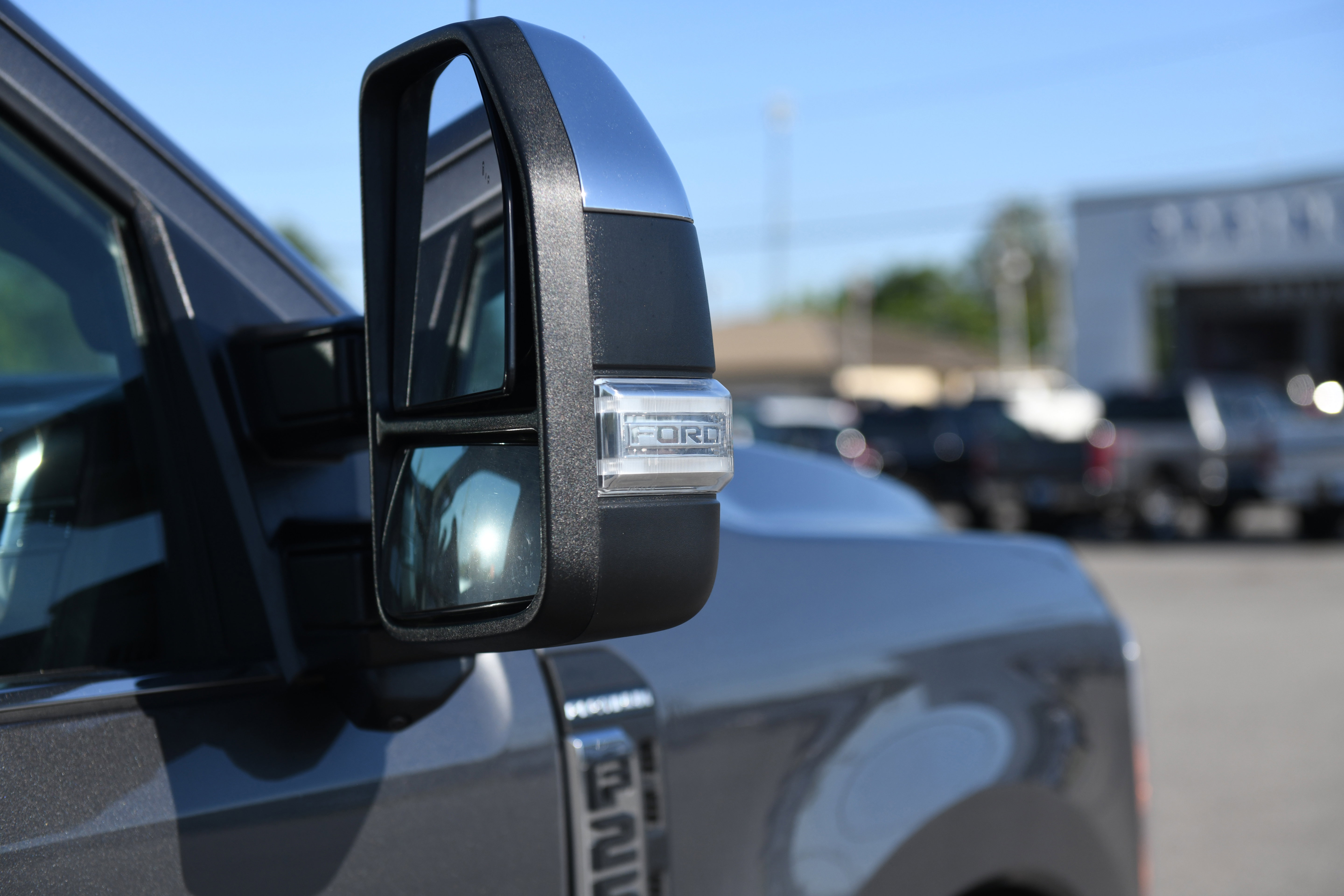 Used 2025 Ford F250 Platinum w/ Platinum Plus Package AWD/4WD image 6