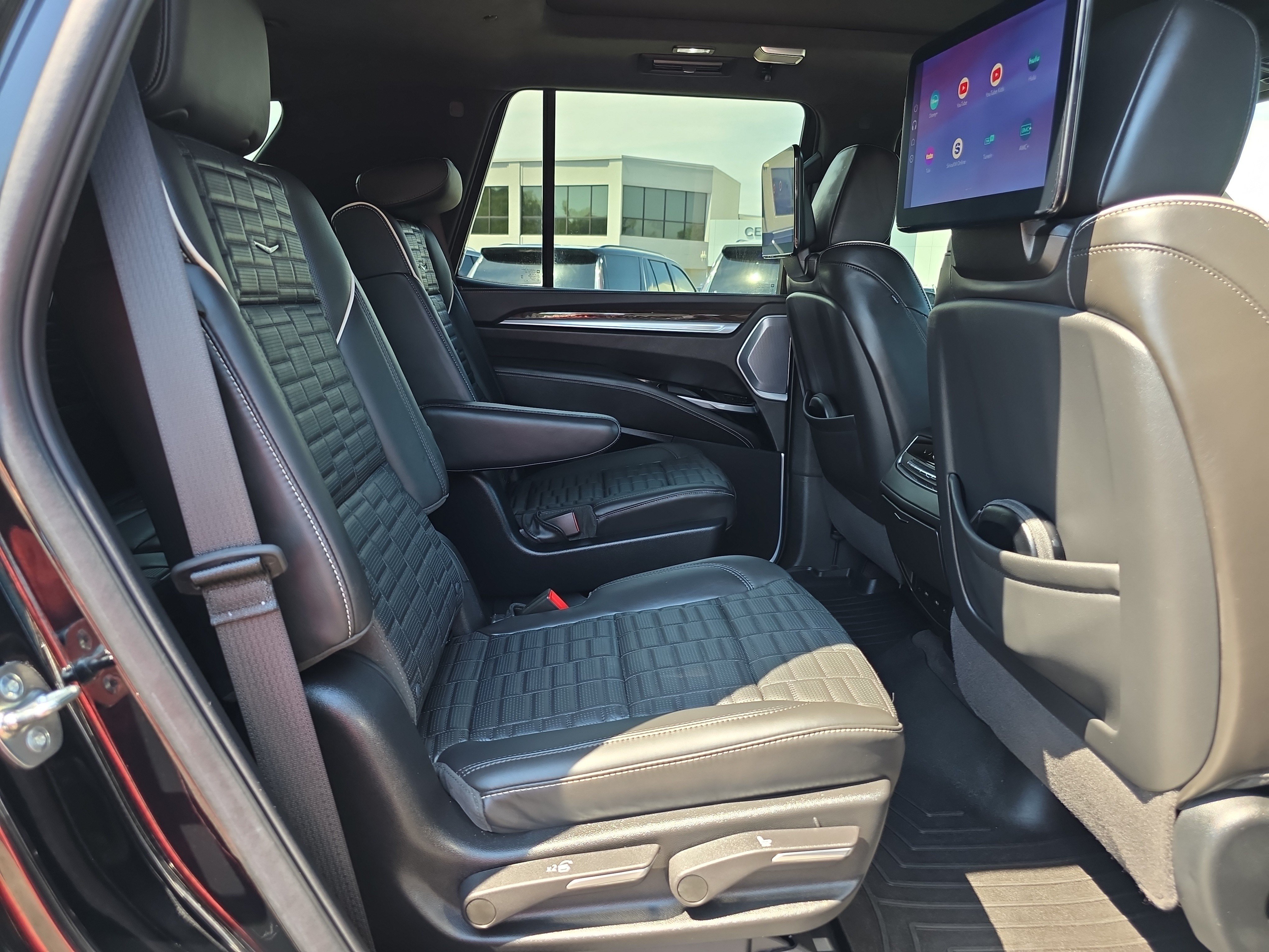 Used 2026 Cadillac Escalade Platinum Sport AWD/4WD image 17