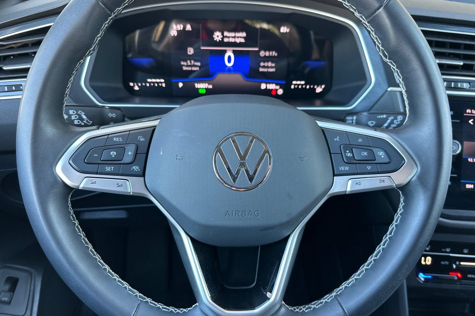 Used 2024 Volkswagen Tiguan SE AWD/4WD image 25