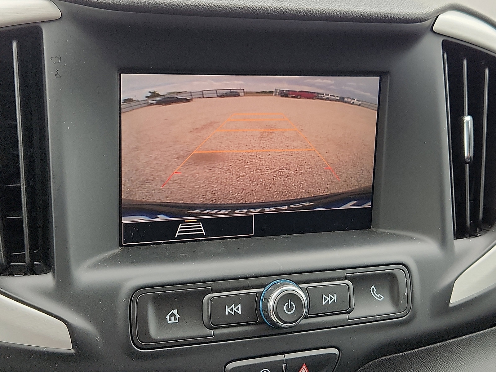 Used 2024 GMC Terrain SLE w/ Driver Convenience Package FWD image 15