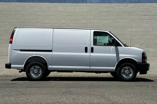 New 2026 Chevrolet Express 2500 w/ Driver Convenience Package RWD image 4