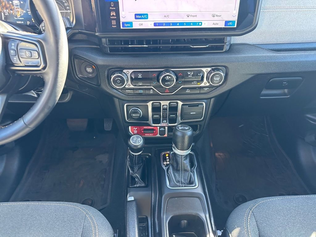 Used 2024 Jeep Wrangler Unlimited image 13