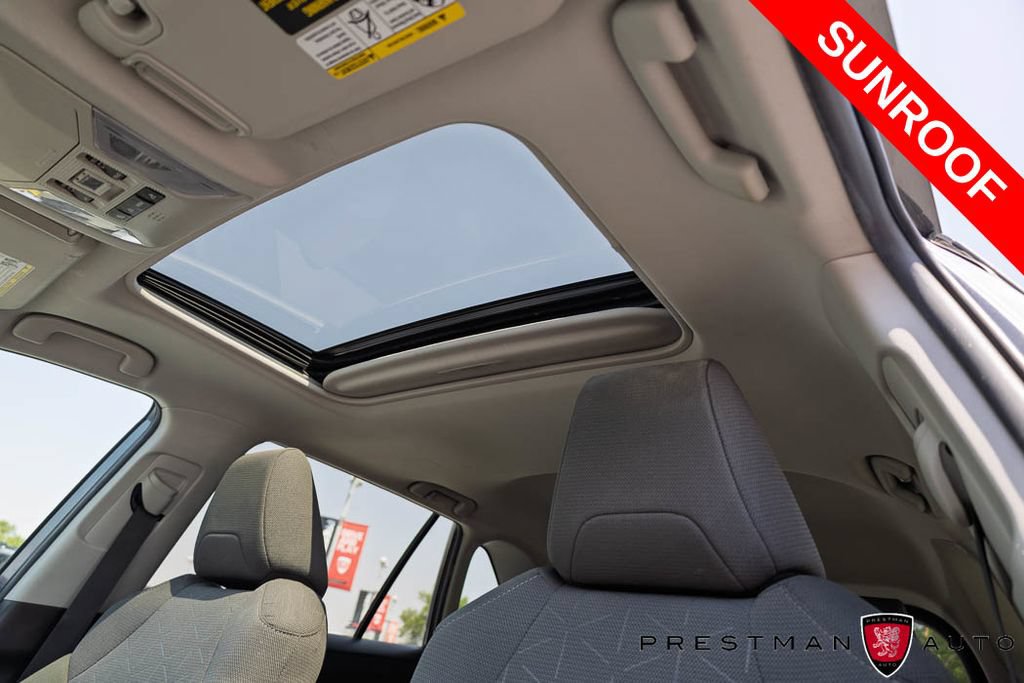 Used 2021 Toyota RAV4 XLE w/ Convenience Package AWD/4WD image 5