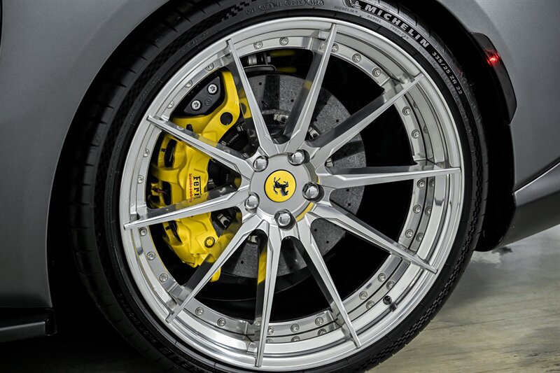 Used 2020 Ferrari 812 Superfast RWD image 14