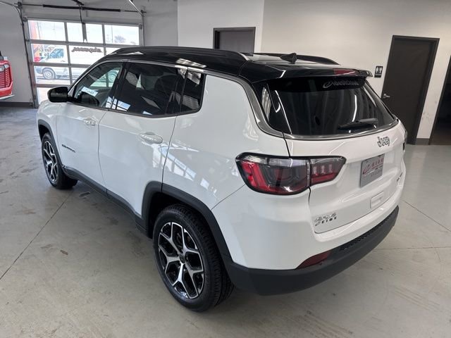 Used 2025 Jeep Compass Limited image 8