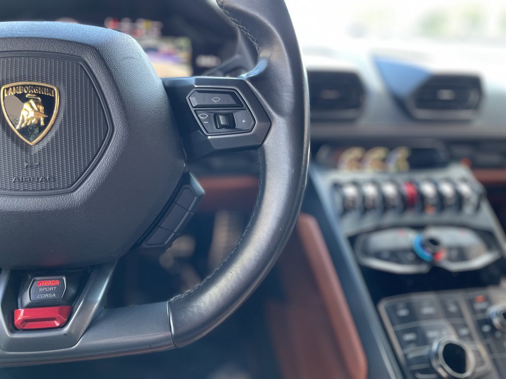 Used 2015 Lamborghini Huracan LP 610-4 image 27