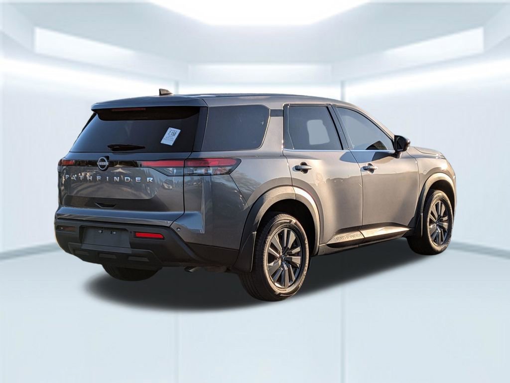 Used 2024 Nissan Pathfinder S image 5