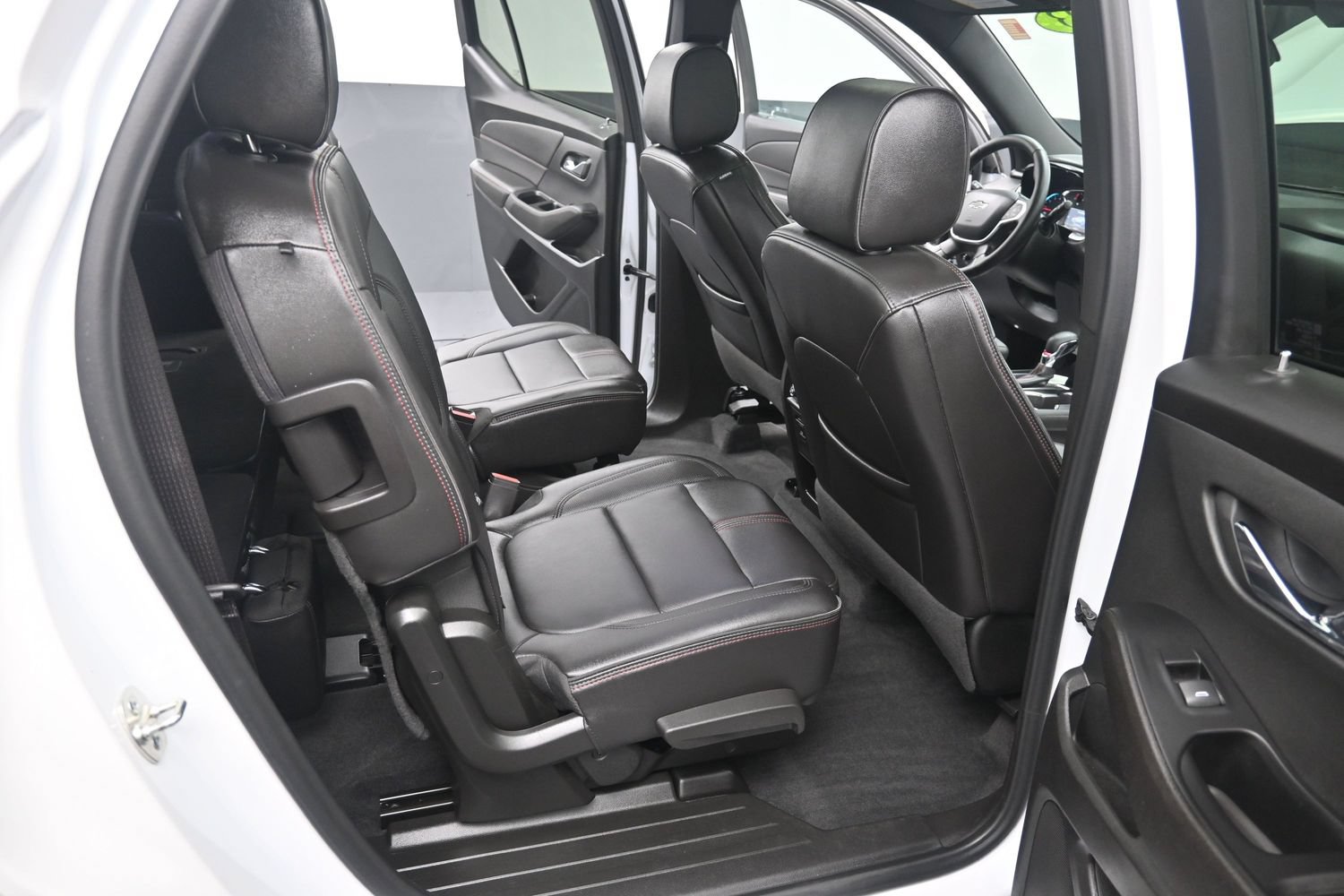 Used 2023 Chevrolet Traverse RS AWD/4WD image 44