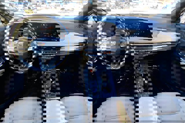 Used 2024 Cadillac XT4 Luxury image 15