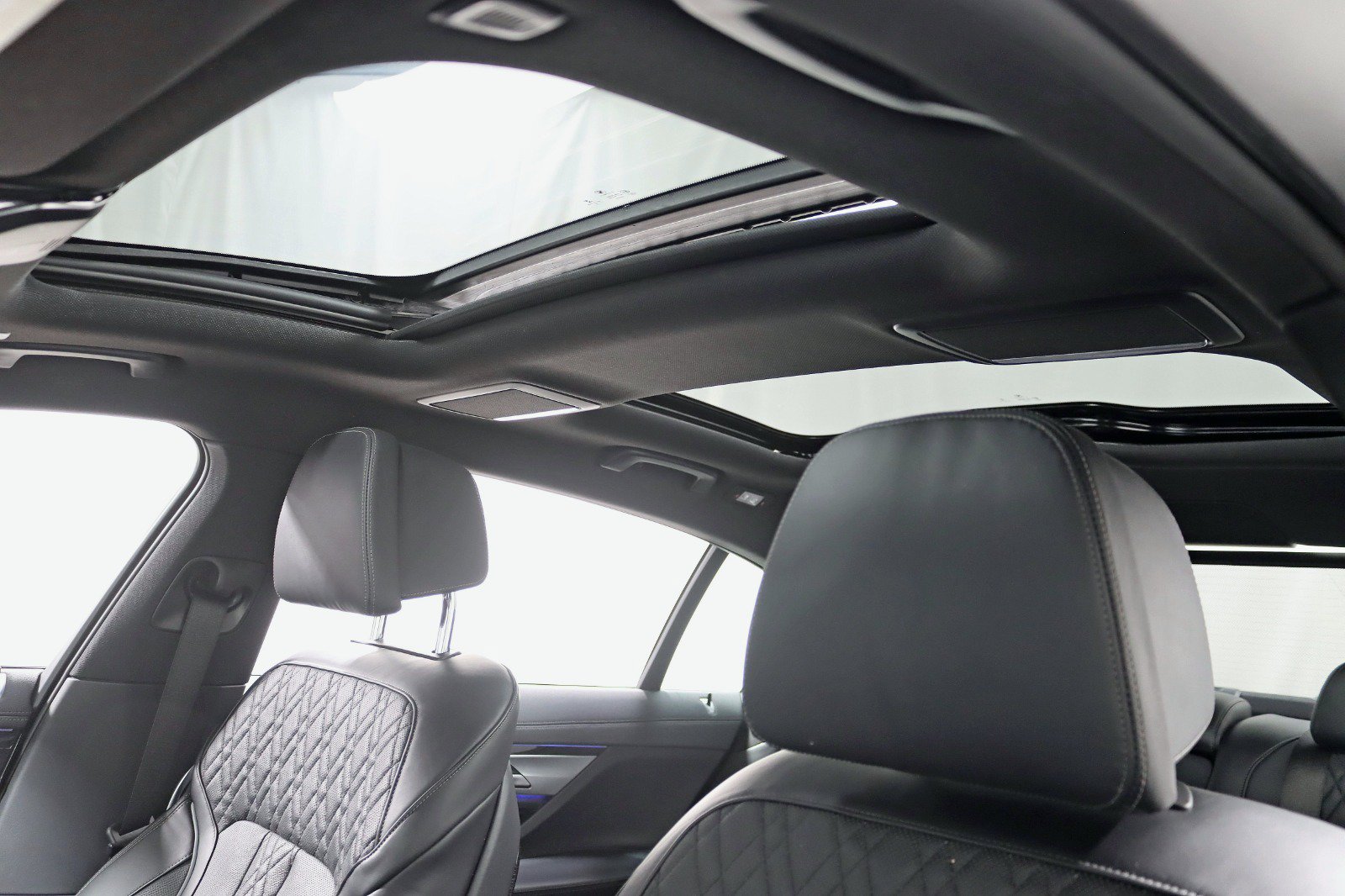 Used 2019 BMW 750i xDrive w/ M Sport Package AWD/4WD image 28