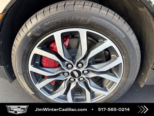 Certified 2025 Cadillac XT5 Sportv w/ Technology Package AWD/4WD image 3