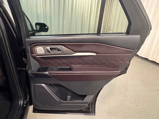 Used 2025 Ford Explorer Platinum w/ LUX Leather Package AWD/4WD image 38