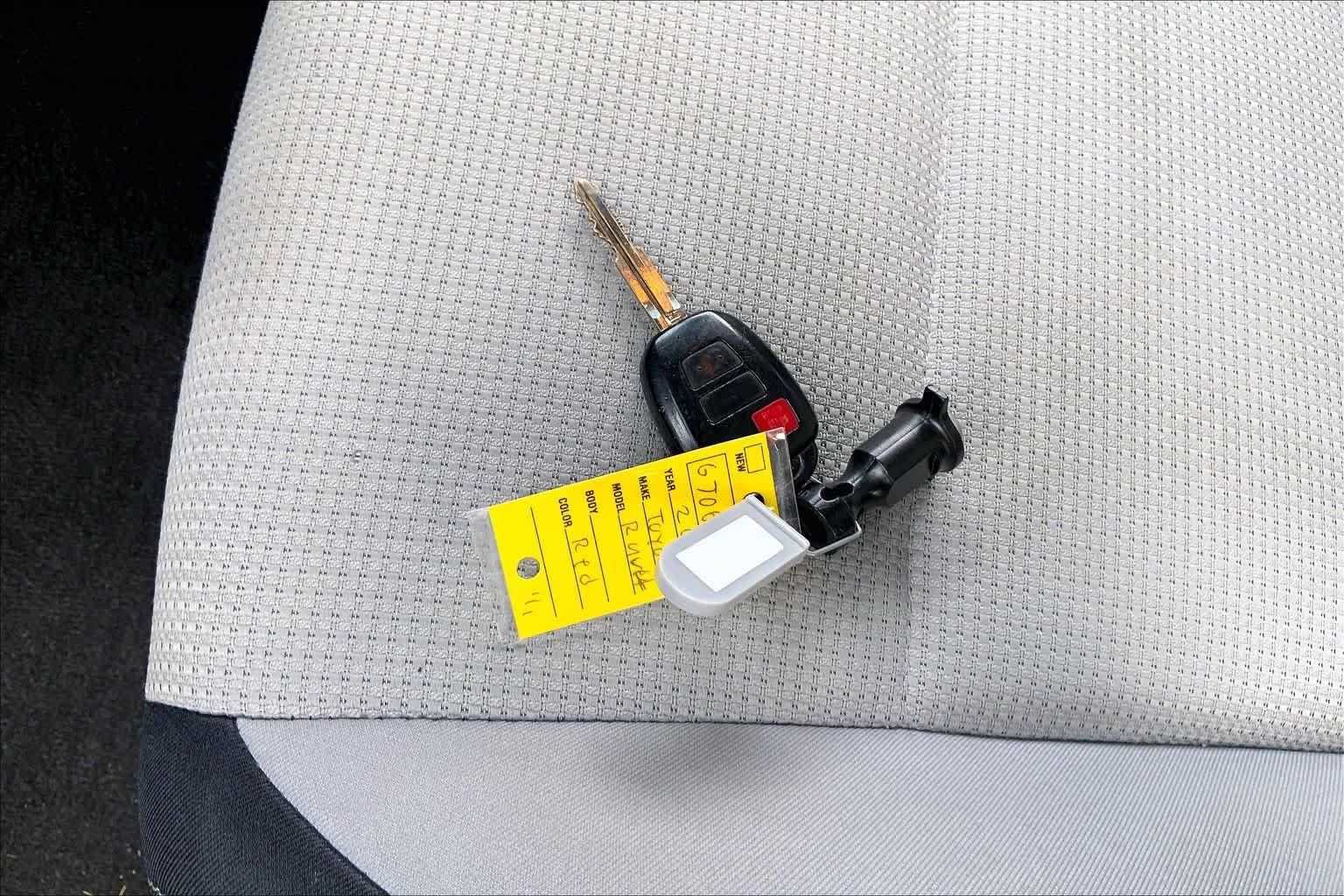 Used 2016 Toyota RAV4 XLE FWD image 15