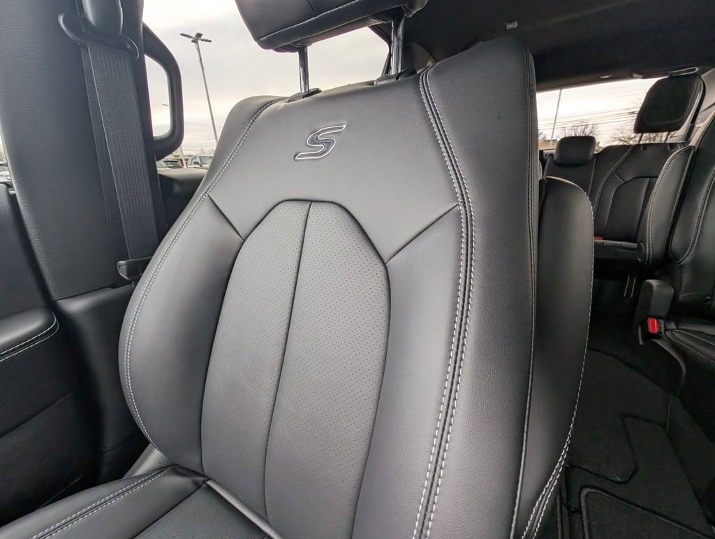 New 2026 Chrysler Pacifica Select w/ S Appearance Package image 13