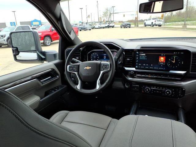 Used 2024 Chevrolet Silverado 2500 LTZ w/ LTZ Convenience Package AWD/4WD image 6