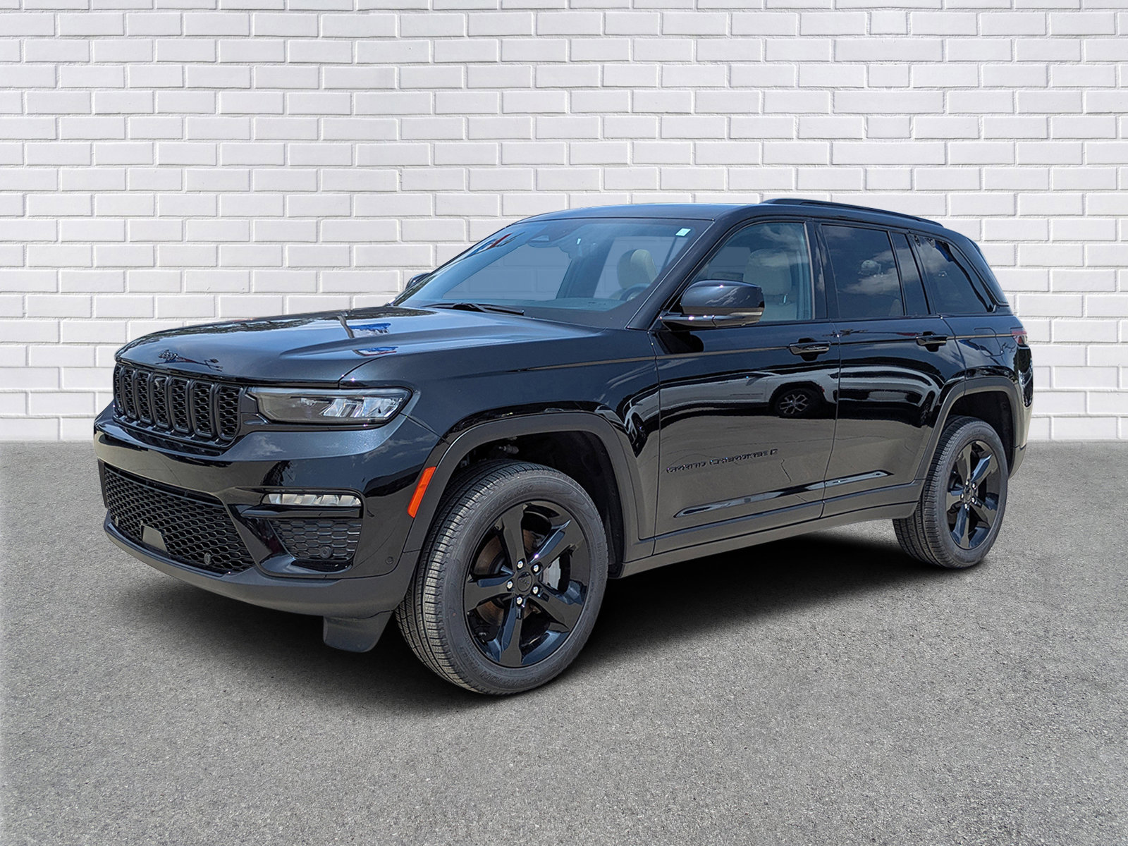 Used 2025 Jeep Grand Cherokee Limited w/ Luxury Tech Group II AWD/4WD image 1