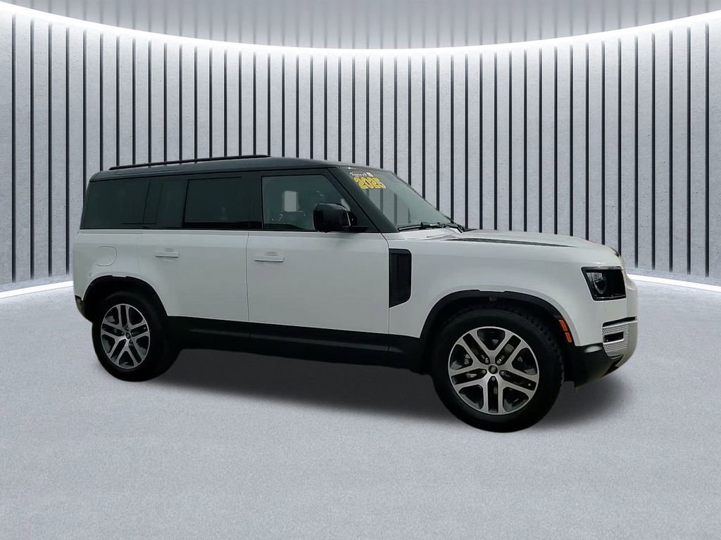 Used 2025 Land Rover Defender 110 S image 3