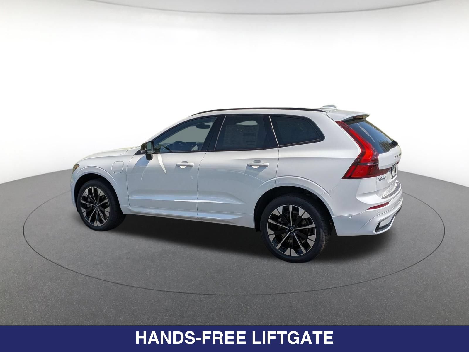 New 2026 Volvo XC60 T8 Plus w/ Protection Package Premier AWD/4WD image 9