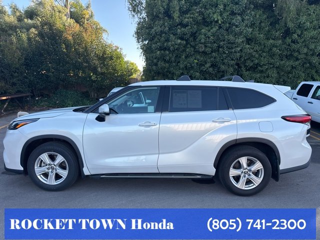 Used 2022 Toyota Highlander LE image 14