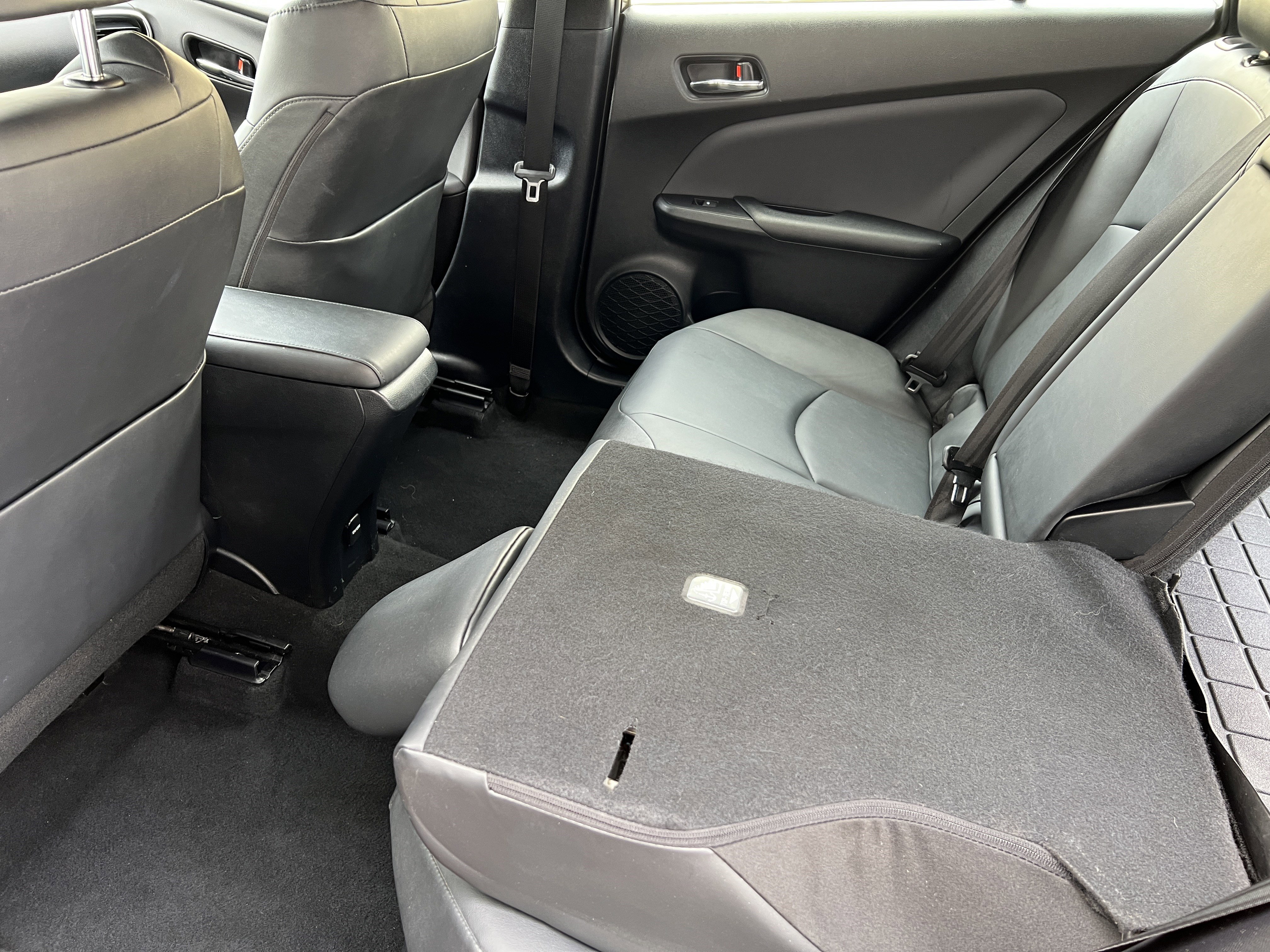 Used 2016 Toyota Prius Four w/ Advanced Technology Package image 18