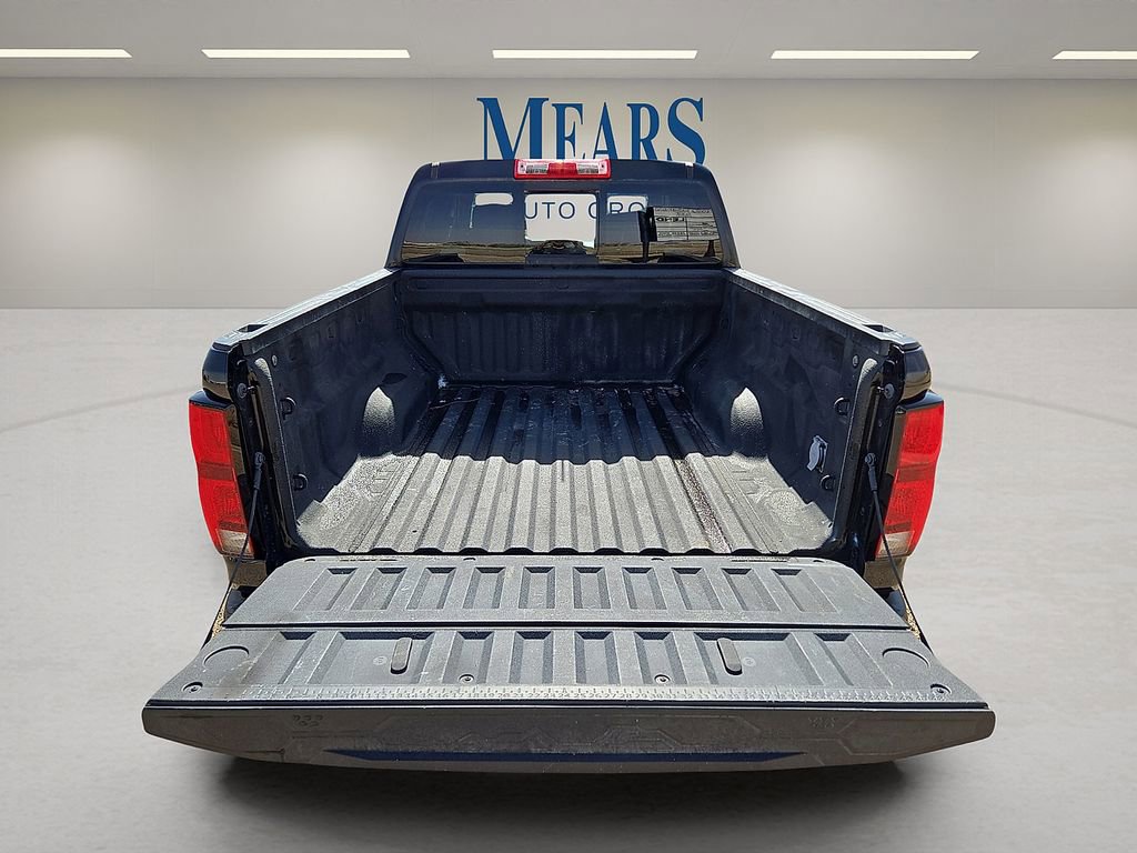 Used 2023 Chevrolet Colorado Z71 w/ Z71 Convenience Package 2 image 12