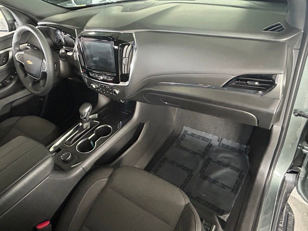 Used 2023 Chevrolet Traverse LT image 36