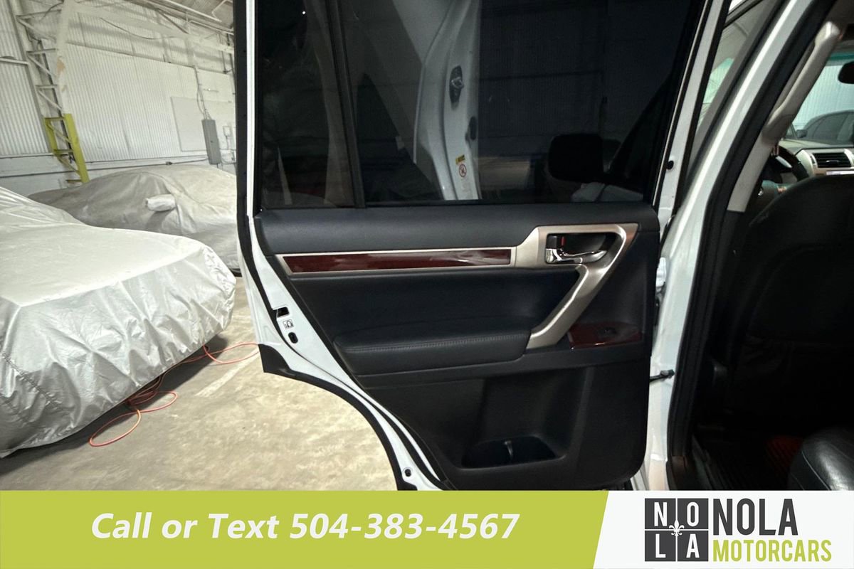 Used 2014 Lexus GX 460 w/ Premium Package AWD/4WD image 25