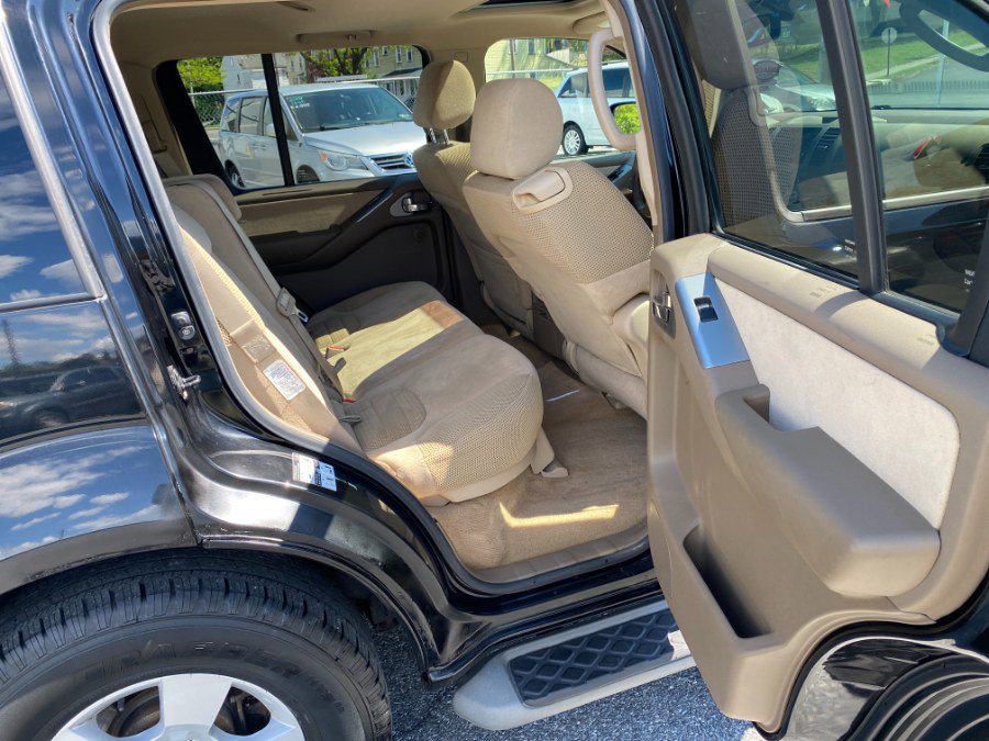 Used 2007 Nissan Pathfinder SE w/ SE Premium Pkg image 14