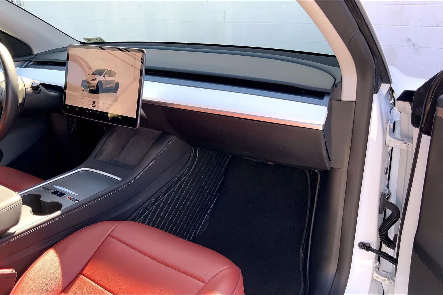 Used 2025 Tesla Model Y Long Range RWD image 23